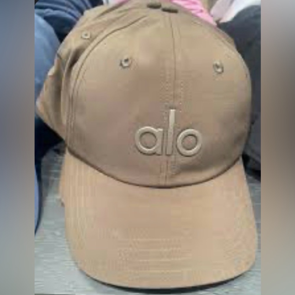 ALO Yoga Off Duty hat